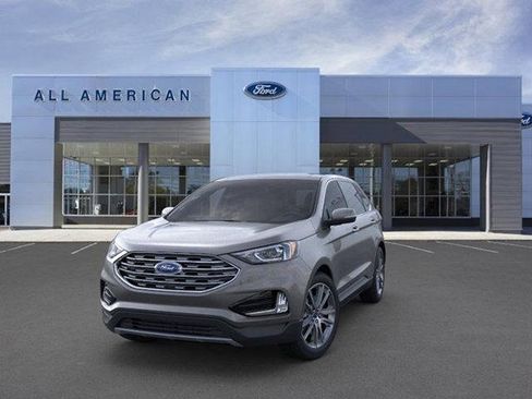 Certified 2022 Ford Edge Titanium AWD/4WD image 2