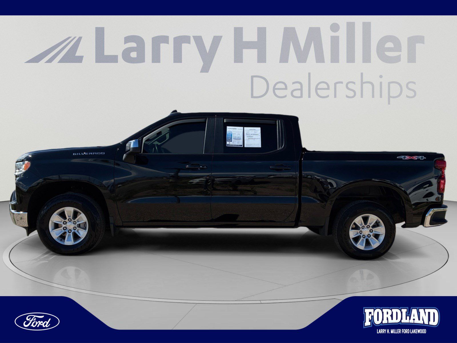 Used 2024 Chevrolet Silverado 1500 LT AWD/4WD image 2