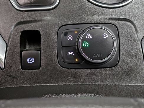 Used 2023 Chevrolet Traverse LT AWD/4WD image 11