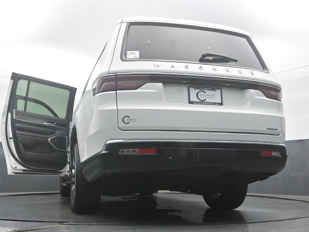 Used 2024 Jeep Wagoneer L Series II AWD/4WD image 65