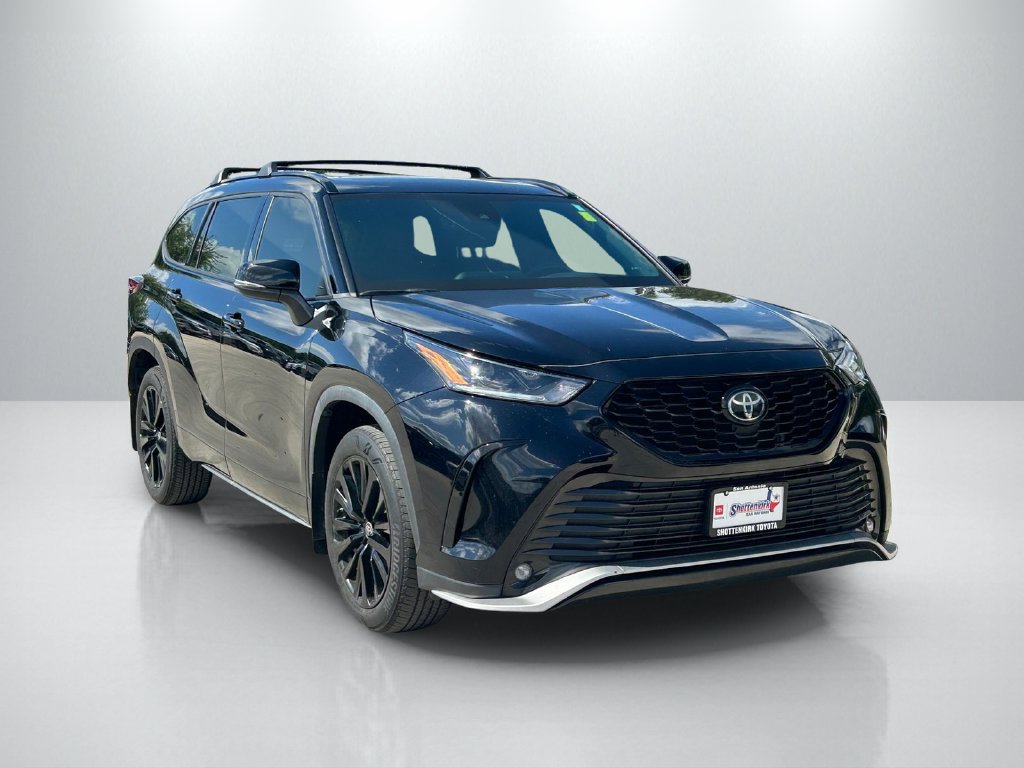 Used 2023 Toyota Highlander XSE FWD image 3