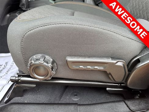 Used 2025 Jeep Gladiator Mojave image 12