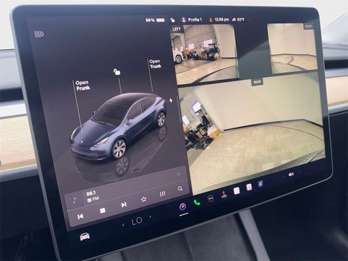 Used 2024 Tesla Model Y Long Range image 62