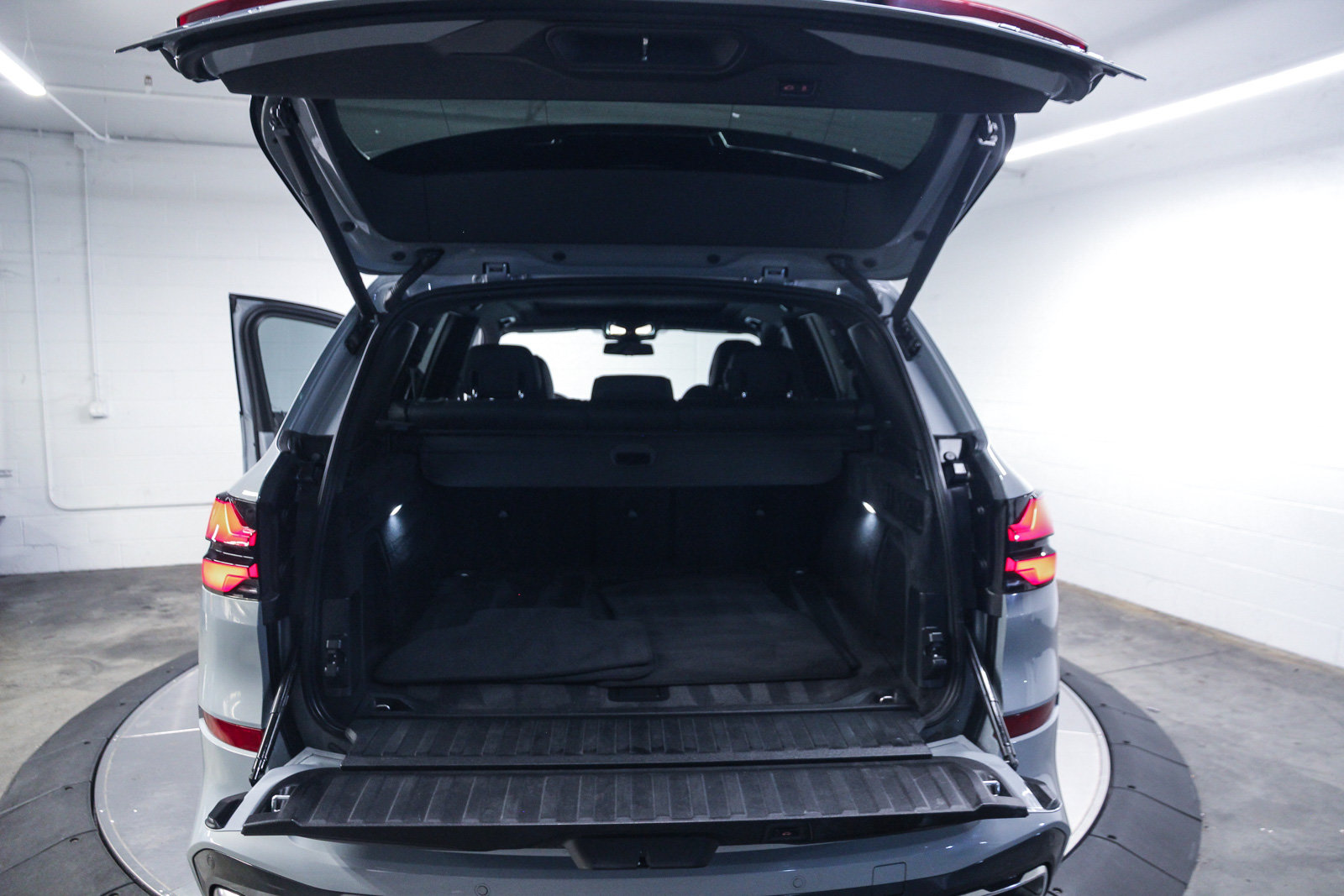Certified 2024 BMW X5 sDrive40i w/ M Sport Package RWD image 26