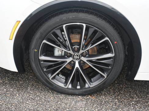 Used 2024 Toyota Prius Limited w/ Limited Premium Package FWD image 23