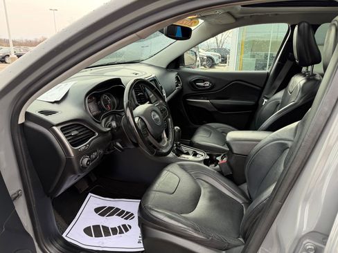 Used 2020 Jeep Cherokee Limited image 13