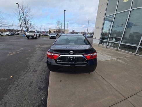 Used 2017 Toyota Camry LE image 4