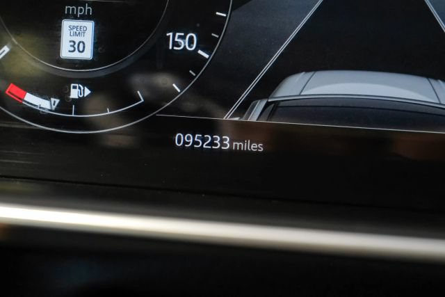 Used 2019 Land Rover Range Rover HSE AWD/4WD image 24