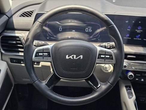 Used 2024 Kia Telluride EX w/ EX Captain's Chair Package FWD image 14