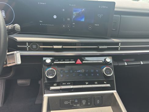Used 2024 Hyundai Santa Fe Limited FWD image 19