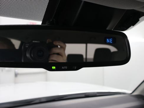 Used 2018 Toyota Tacoma SR5 AWD/4WD image 43