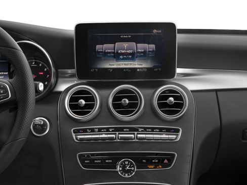 Used 2017 Mercedes-Benz C 300 4MATIC Sedan image 5