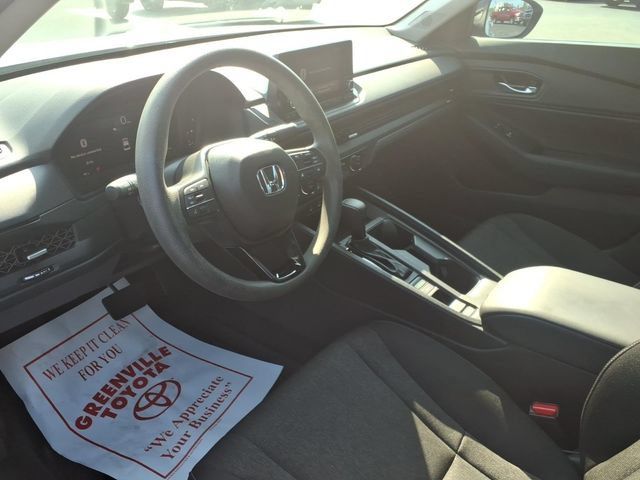 Used 2025 Honda Accord SE image 13