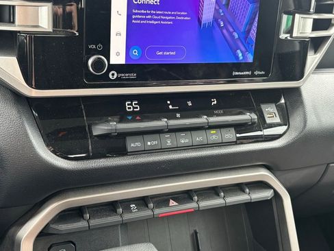 Used 2022 Toyota Tundra SR5 w/ SR5 Convenience Package image 10