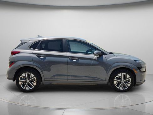 Used 2023 Hyundai Kona SE FWD image 8