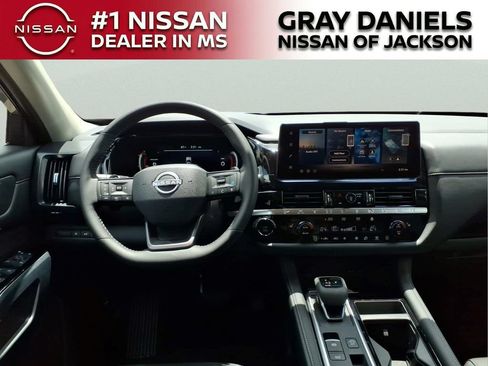 New 2026 Nissan Pathfinder SL FWD image 10