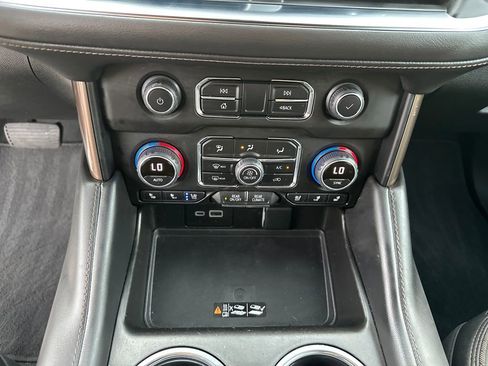 Used 2023 Chevrolet Suburban High Country AWD/4WD image 23
