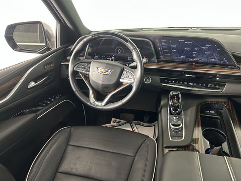 Used 2023 Cadillac Escalade Premium Luxury image 38