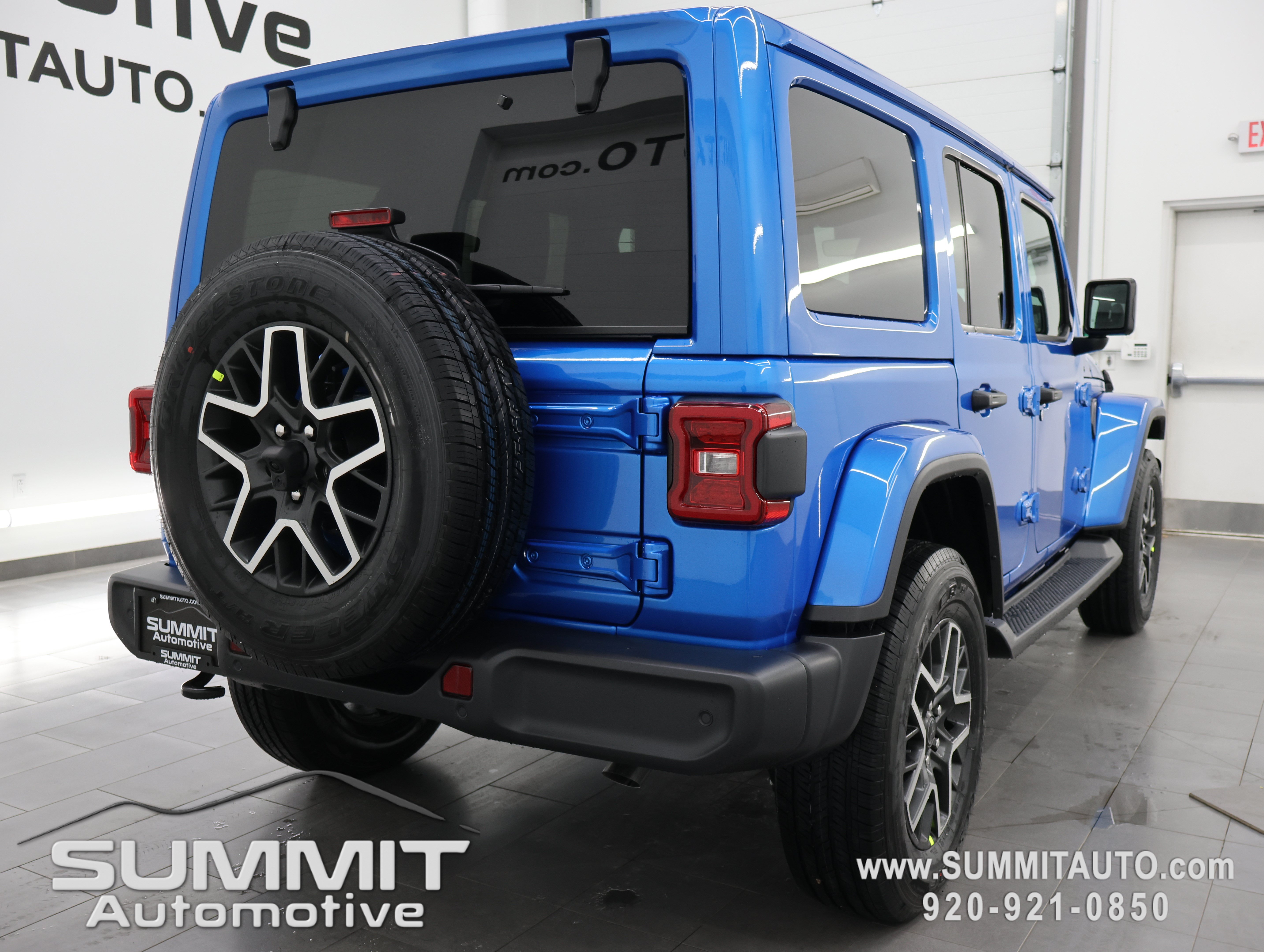 New 2027 Jeep Wrangler Unlimited Sahara AWD/4WD image 4