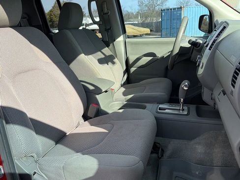 Used 2018 Nissan Frontier SV image 14