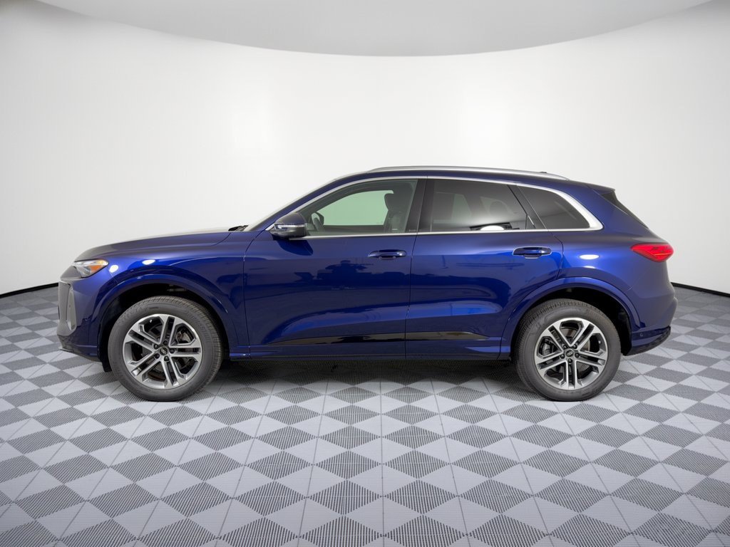 Certified 2025 Audi Q5 Premium w/ Convenience Package AWD/4WD image 2