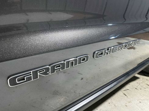 Used 2019 Jeep Grand Cherokee Limited AWD/4WD image 7