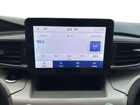 Used 2022 Ford Explorer XLT w/ Equipment Group 202A AWD/4WD image 14