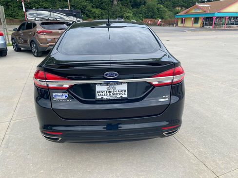 Used 2017 Ford Fusion SE w/ Equipment Group 201A FWD image 7