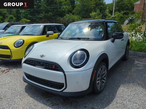 Used 2025 MINI Cooper S image 1
