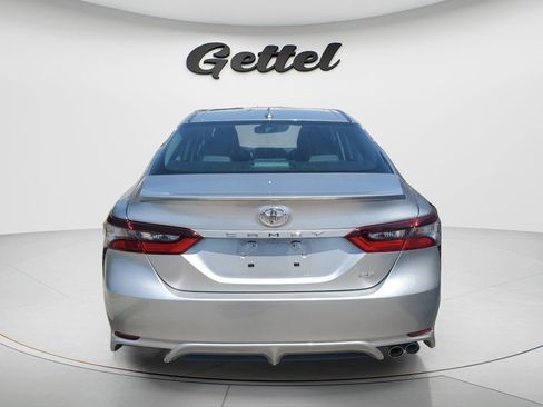 Used 2024 Toyota Camry SE w/ Convenience Package FWD image 5