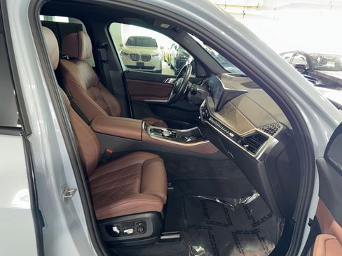 Used 2025 BMW X5 sDrive40i w/ M Sport Package RWD image 10