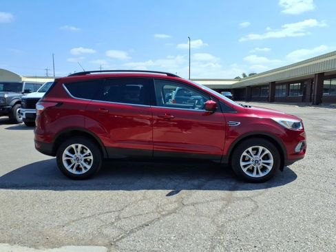 Used 2018 Ford Escape SE w/ SE Sync 3 Package FWD image 6