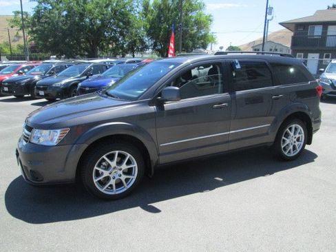 Used 2018 Dodge Journey SXT w/ Connectivity Group AWD/4WD image 3
