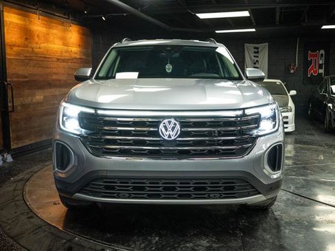 Used 2024 Volkswagen Atlas SE image 4