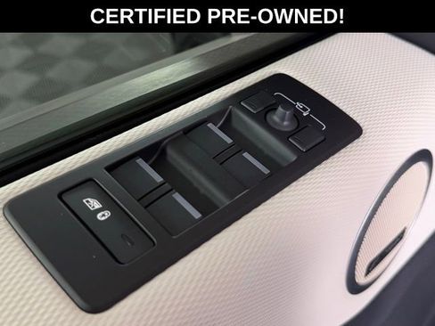 Certified 2025 Land Rover Discovery Dynamic SE AWD/4WD image 30