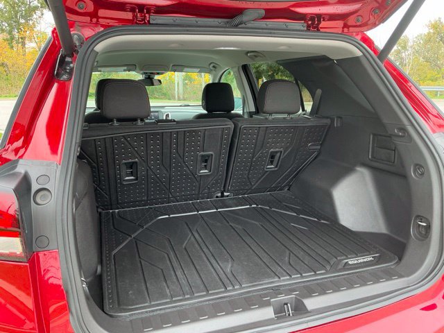 Used 2024 Chevrolet Equinox LT w/ LPO, Floor Liner Package FWD image 11