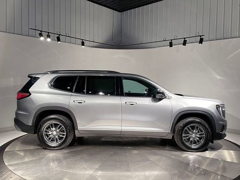 Used 2025 GMC Acadia Elevation image 10