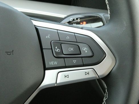 New 2025 Volkswagen Tiguan SE image 11