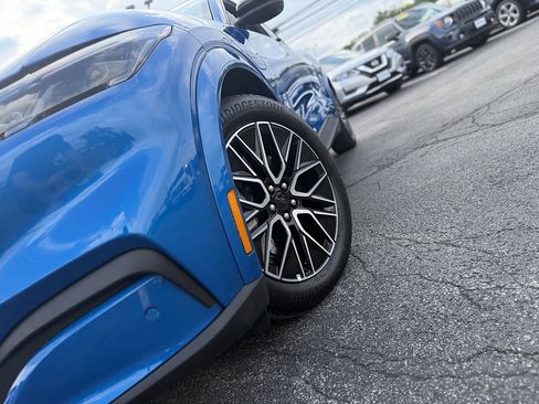 Certified 2025 Ford Mustang Mach-E Premium AWD/4WD image 2