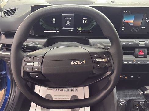 Used 2025 Kia K4 LXS image 8