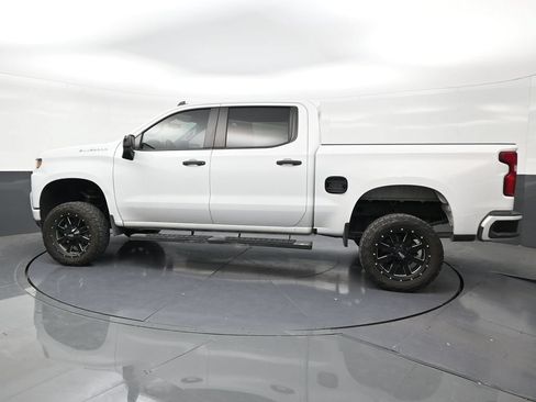 Used 2020 Chevrolet Silverado 1500 Custom w/ Custom Value Package RWD image 2