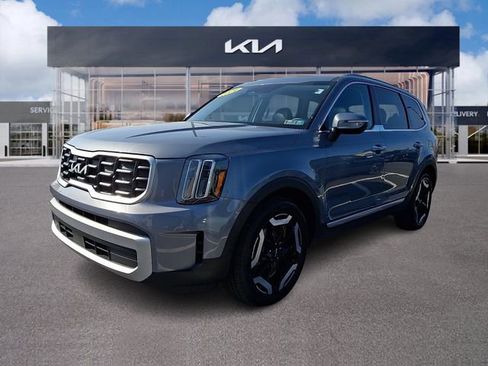 Used 2024 Kia Telluride S w/ S Sunroof Package image 3
