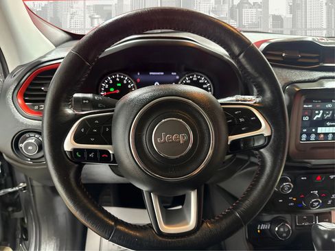 Used 2020 Jeep Renegade Trailhawk w/ Premium Leather Group image 17