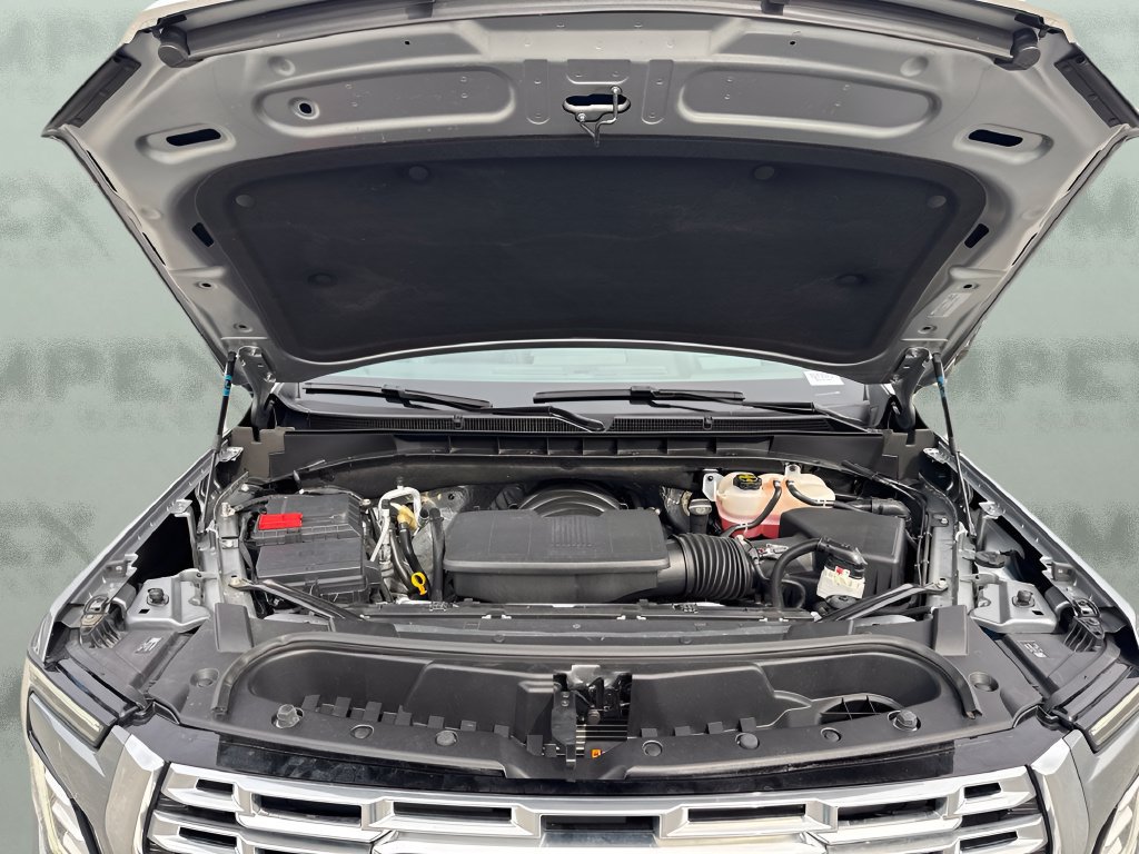 Used 2025 GMC Yukon Denali RWD image 32