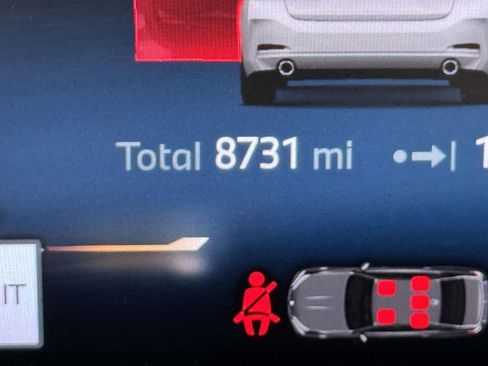 Used 2025 BMW 330i xDrive 330i xDrive w/ Premium Package image 2