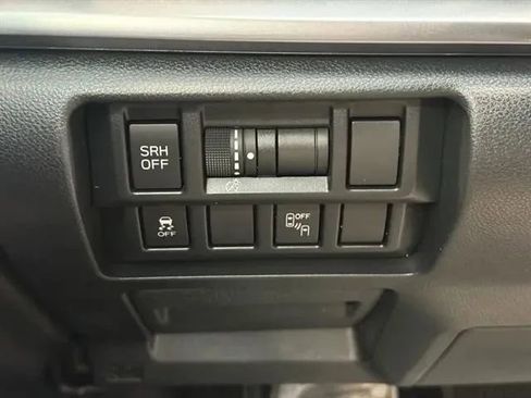 Used 2018 Subaru Crosstrek 2.0i Limited w/ 50th Anniversary Edition AWD/4WD image 33