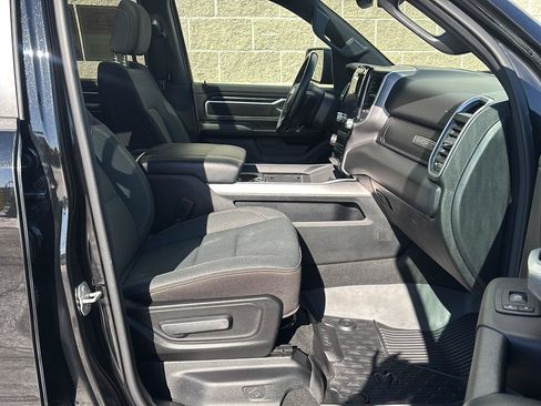 Used 2023 RAM 1500 Big Horn AWD/4WD image 18