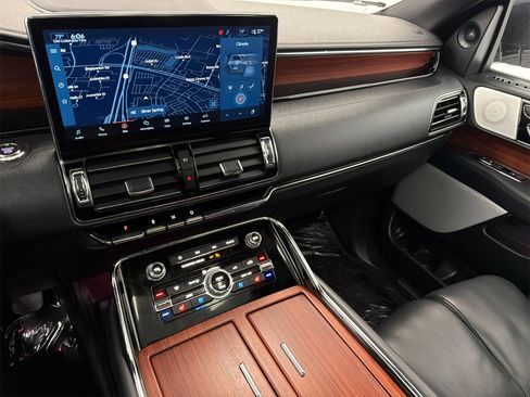 Used 2022 Lincoln Navigator L Reserve w/ Equipment Group 201A image 29