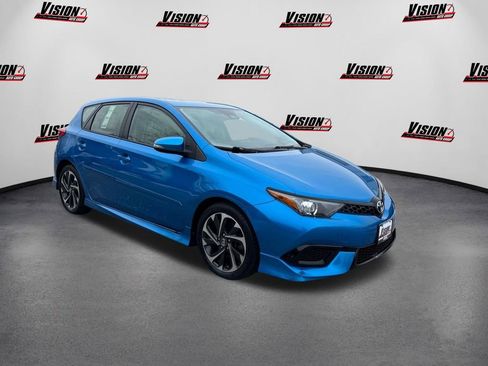 Used 2017 Toyota Corolla iM image 3