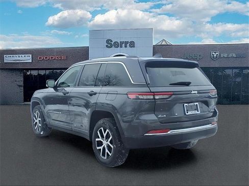 Certified 2023 Jeep Grand Cherokee Limited image 5